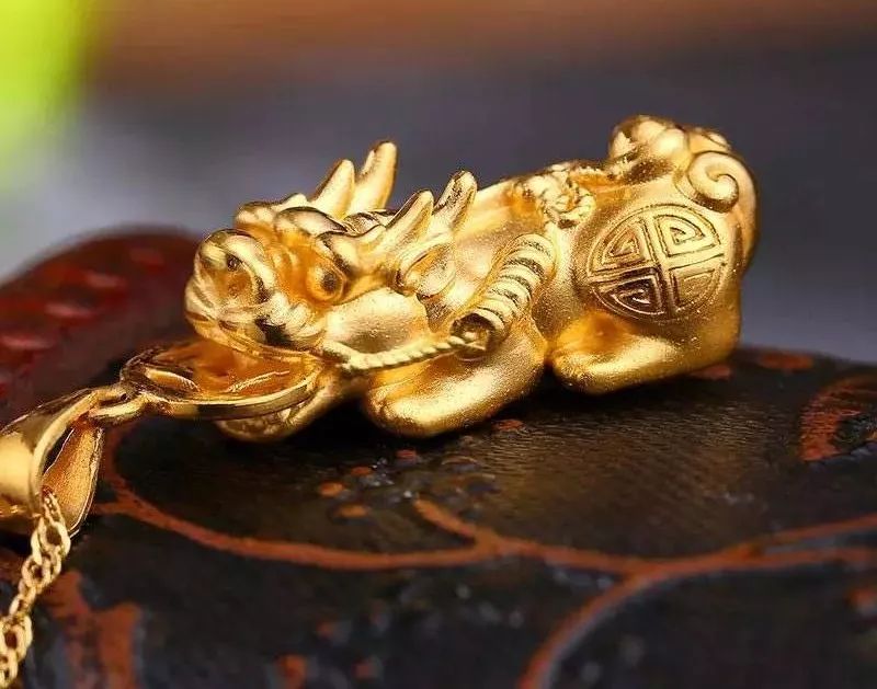 帶黃金招財(cái)嗎_佩戴黃金招財(cái)_招財(cái)黃金吊墜有哪些